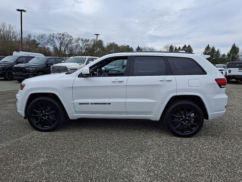 Used 2022 Jeep Grand Cherokee Laredo X AWD/4WD image 7