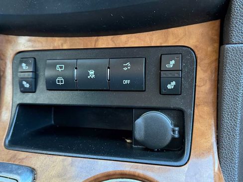 Used 2011 Buick Enclave CXL image 21