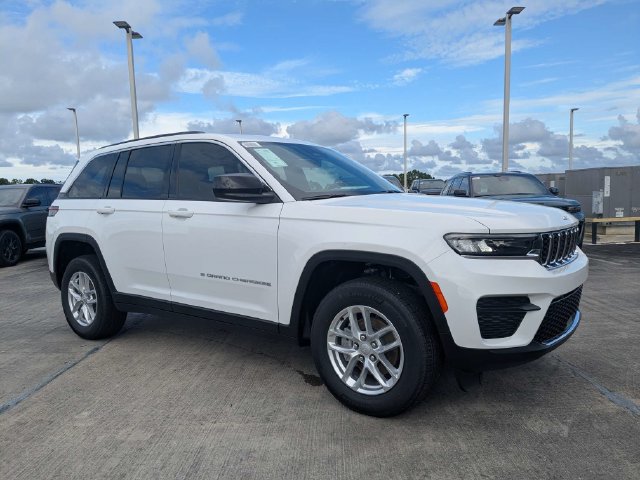 New 2026 Jeep Grand Cherokee Laredo X RWD image 2