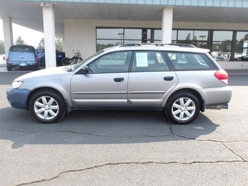 Used 2008 Subaru Outback 2.5i AWD/4WD image 2