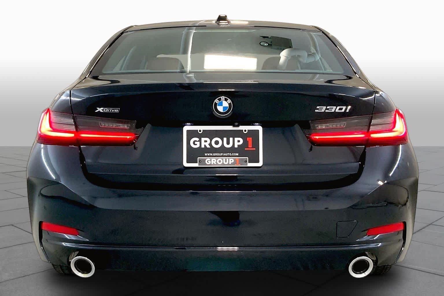 Used 2025 BMW 330i xDrive Sedan AWD/4WD image 4