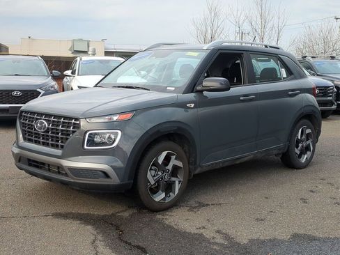 Certified 2025 Hyundai Venue Limited FWD image 7