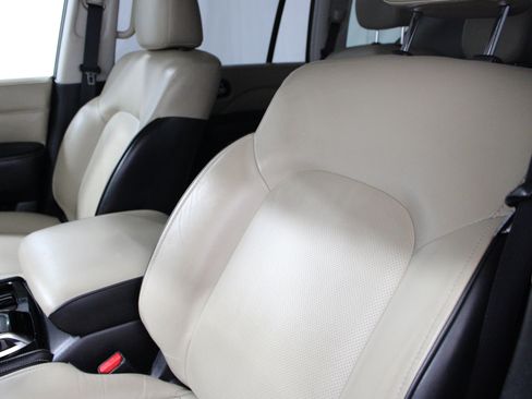 Used 2022 INFINITI QX80 Premium Select w/ All-Season Package RWD image 6
