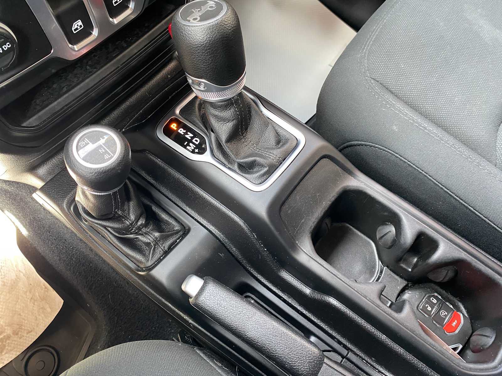 Used 2019 Jeep Wrangler Sport AWD/4WD image 25