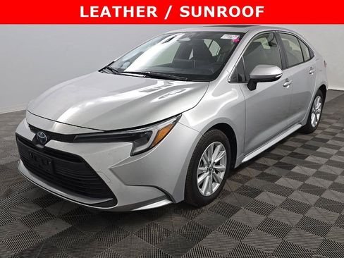 Used 2025 Toyota Corolla LE FWD image 1