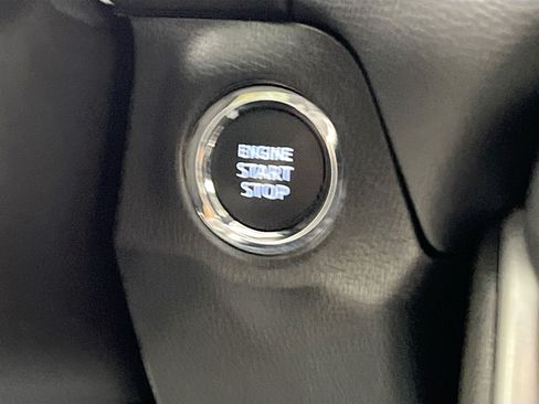 Used 2025 Toyota RAV4 XLE FWD image 23