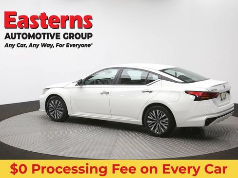 Used 2025 Nissan Altima 2.5 SV FWD image 62