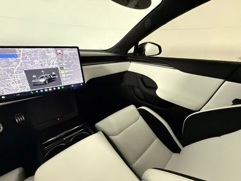 Used 2026 Tesla Model S Plaid AWD/4WD image 34