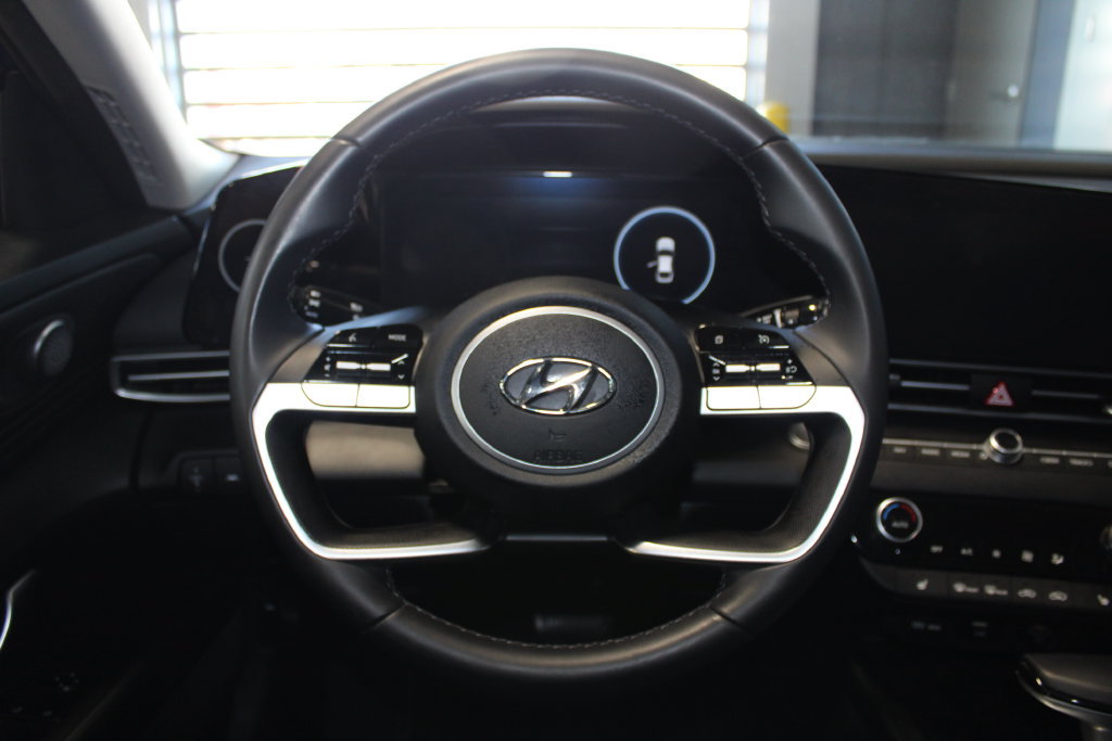 Used 2023 Hyundai Elantra SEL w/ Convenience Package FWD image 11