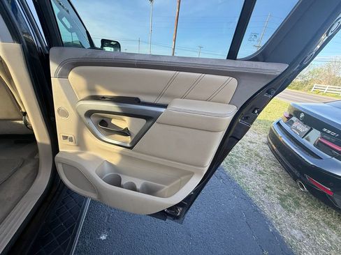 Used 2015 Nissan Armada Platinum image 21