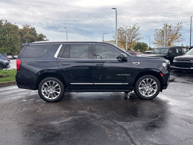 Used 2022 GMC Yukon SLT w/ SLT Premium Package AWD/4WD image 14