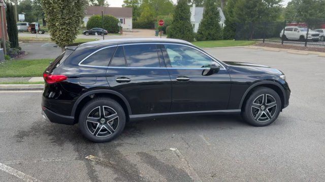 Used 2026 Mercedes-Benz GLC 300 4MATIC image 3