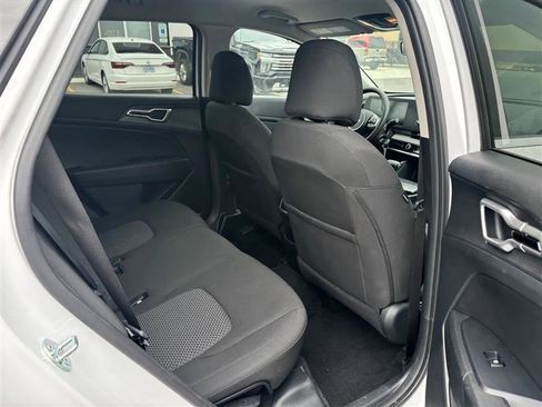 Used 2025 Kia Sportage LX FWD image 13