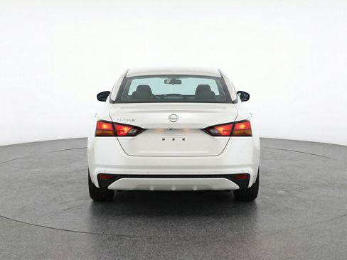 Used 2025 Nissan Altima 2.5 SV FWD image 7