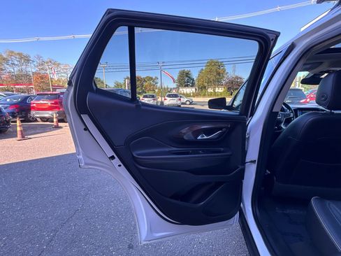 Used 2019 GMC Terrain Denali w/ Driver Alert Package II image 9