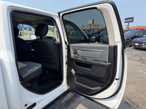 Used 2022 RAM 1500 Classic SLT w/ Electronics Convenience Group AWD/4WD image 47