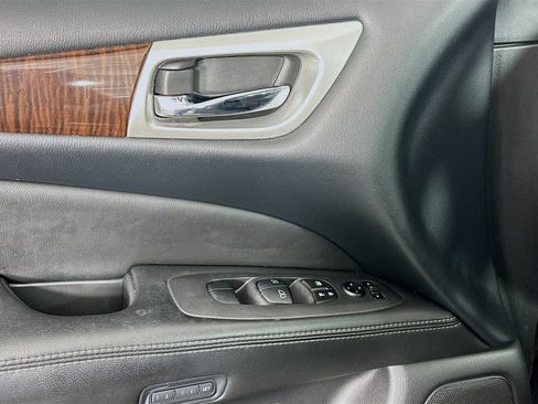 Used 2014 Nissan Pathfinder Platinum w/ Platinum Premium Package AWD/4WD image 15
