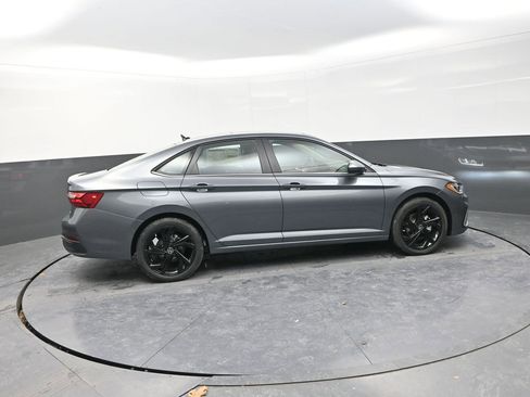 New 2026 Volkswagen Jetta SE FWD image 11