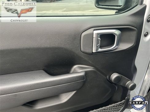 Used 2023 Jeep Wrangler Sport image 21