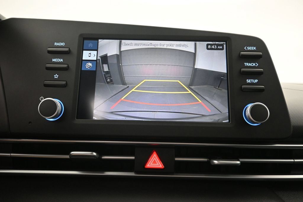 Used 2025 Hyundai Elantra SE FWD image 17