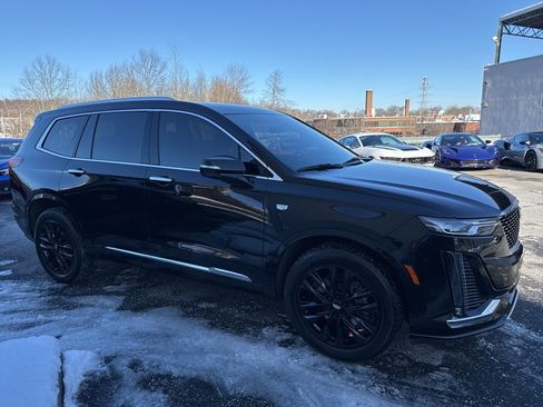 Used 2024 Cadillac XT6 Luxury image 1