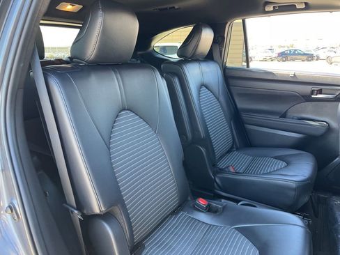 Used 2024 Toyota Highlander XSE image 27