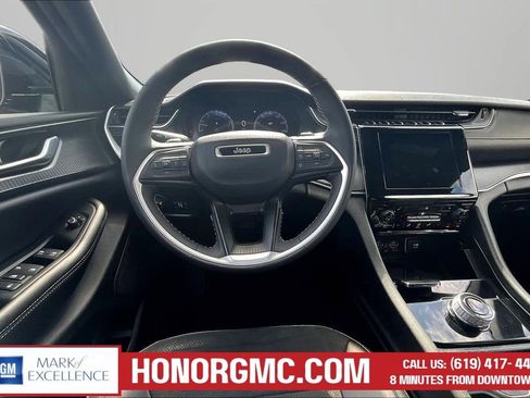 Used 2024 Jeep Grand Cherokee Altitude AWD/4WD image 8