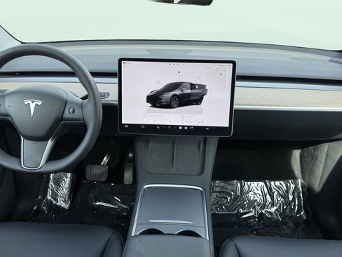 Used 2025 Tesla Model Y Long Range AWD/4WD image 51