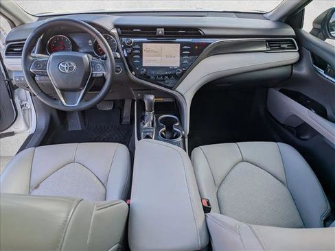 Used 2019 Toyota Camry XSE image 15