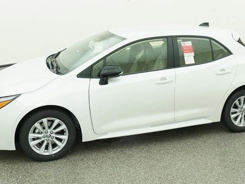 New 2026 Toyota Corolla SE FWD image 2