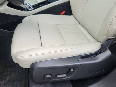 Certified 2023 Volvo XC40 B5 Plus w/ Driver Assist Package image 9