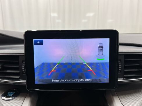 Used 2023 Ford Explorer XLT w/ Equipment Group 202A image 31