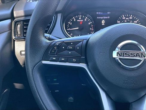 Used 2022 Nissan Rogue Sport S FWD image 17