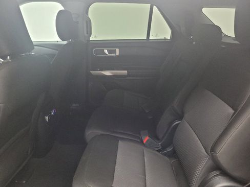 Used 2022 Ford Explorer XLT AWD/4WD image 18