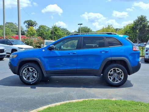 Used 2019 Jeep Cherokee Trailhawk w/ Cold Weather Group AWD/4WD image 6