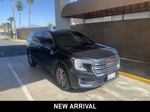Used 2023 GMC Terrain SLT w/ LPO, Cargo Package FWD image 2