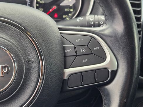 Used 2020 Jeep Compass Latitude image 29