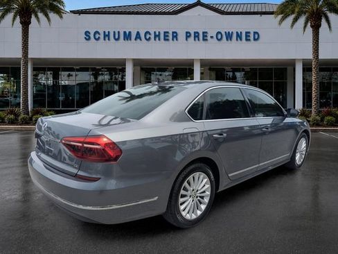 Used 2017 Volkswagen Passat 1.8T SE FWD image 7