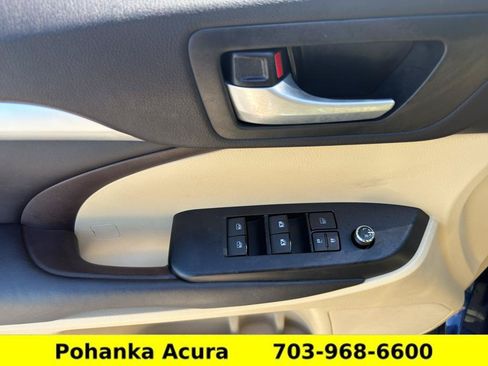 Used 2016 Toyota Highlander XLE AWD/4WD image 20