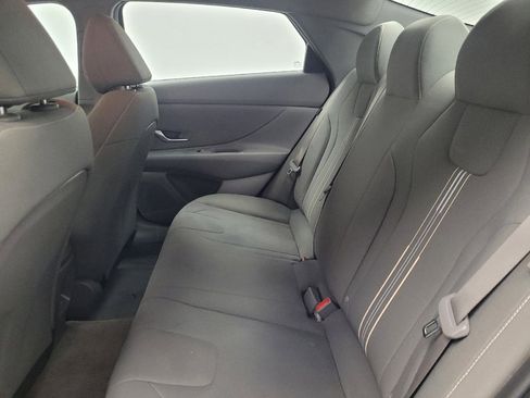 Used 2024 Hyundai Elantra SEL FWD image 18