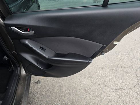 Used 2014 MAZDA MAZDA3 i Sport FWD image 24