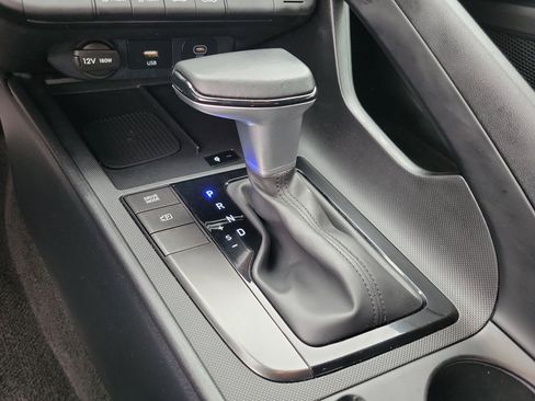 Used 2025 Hyundai Elantra Sport image 12