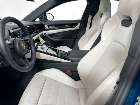 New 2026 Porsche Panamera 4 image 5