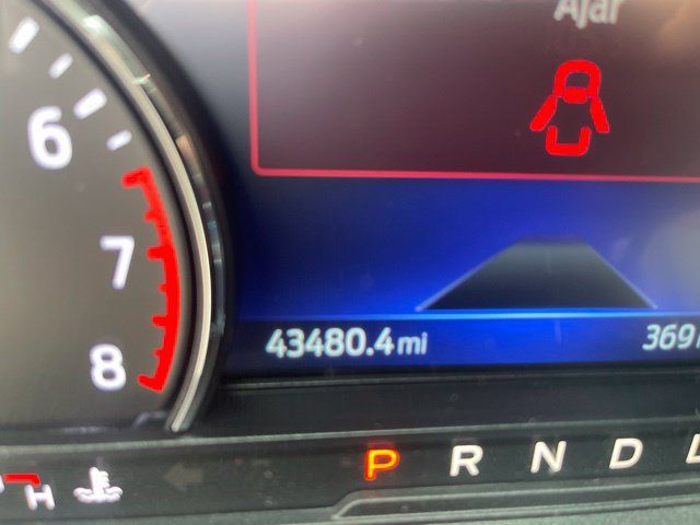 Used 2022 Ford Explorer XLT w/ Equipment Group 202A RWD image 10