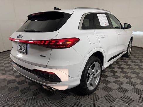 Certified 2025 Audi Q5 Premium w/ Premium Plus AWD/4WD image 9