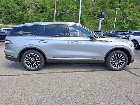 Used 2023 Lincoln Aviator Reserve w/ Equipment Group 201A AWD/4WD image 7