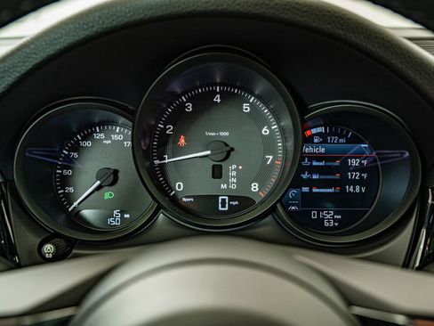 New 2026 Porsche Macan AWD/4WD image 30