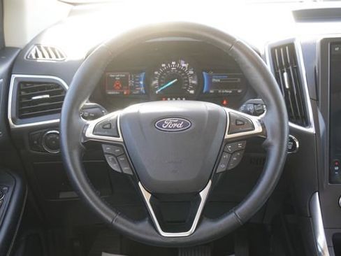 Used 2024 Ford Edge Titanium image 16