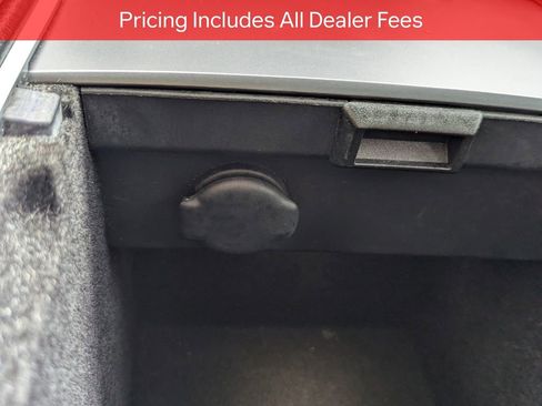 Used 2022 Tesla Model Y Long Range AWD/4WD image 24