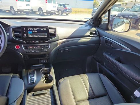 Used 2023 Honda Passport TrailSport image 22